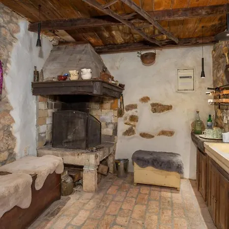 Vilă Beautiful Stone House Obrs With Indoor Pool